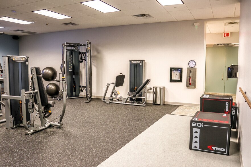 More Photos Of 100 Lexington St, Fort Worth Office For Lease