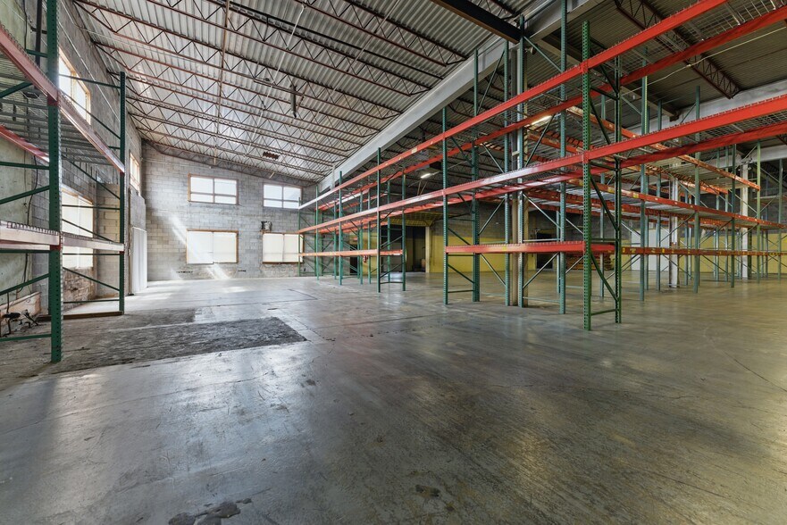 More Photos Of 16 Commercial Ave, Albany Warehouse For Sale