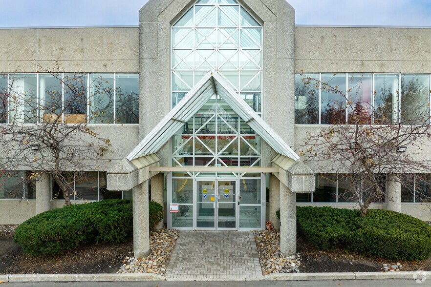 More Photos Of 221 Whitehall Dr, Markham Warehouse For Lease