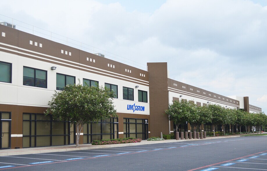 Primary Photo Of 11204 McPherson Rd, Laredo Warehouse For Lease