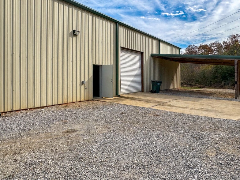 More Photos Of 725 Cardinal Cir, Summerdale Industrial For Lease