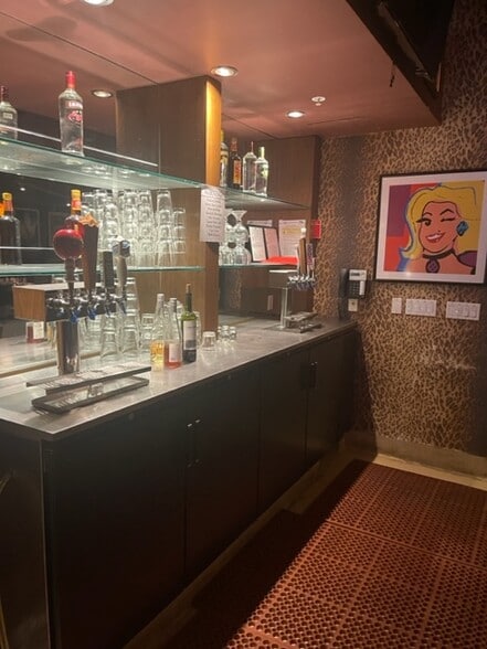 More Photos Of 531 Castro St, San Francisco Storefront Retail Residential For Lease