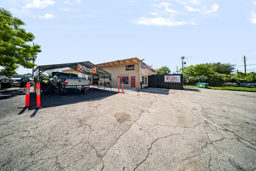 More Photos Of 2422 N Military Trl, West Palm Beach Warehouse For Sale