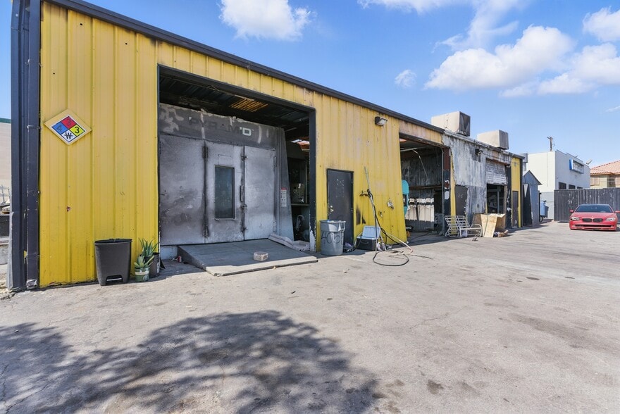 More Photos Of 73 N 30th St, Las Vegas Auto Repair For Sale