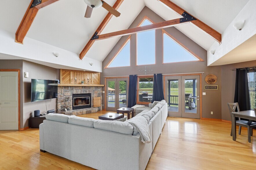 More Photos Of 25695 Mulberry Rd, Webb City Winery Vineyard For Sale