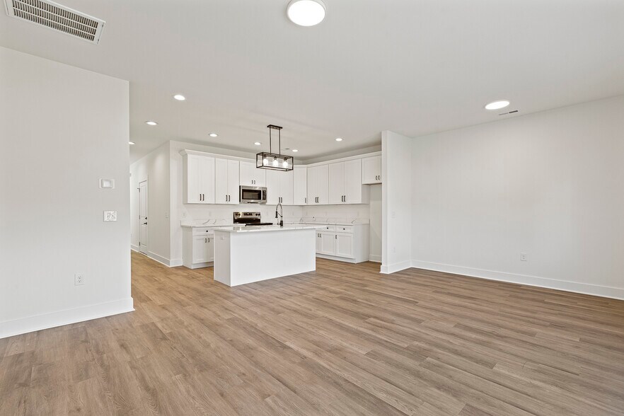 More Photos Of 114 Chella Ct, Sanford Multifamily For Sale