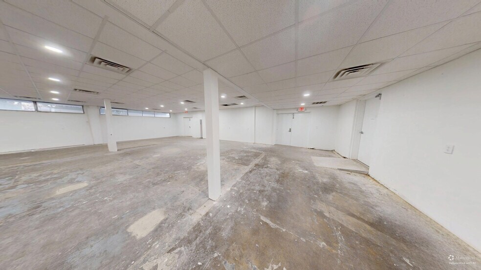 More Photos Of 400 W Cervantes St, Pensacola Flex For Lease