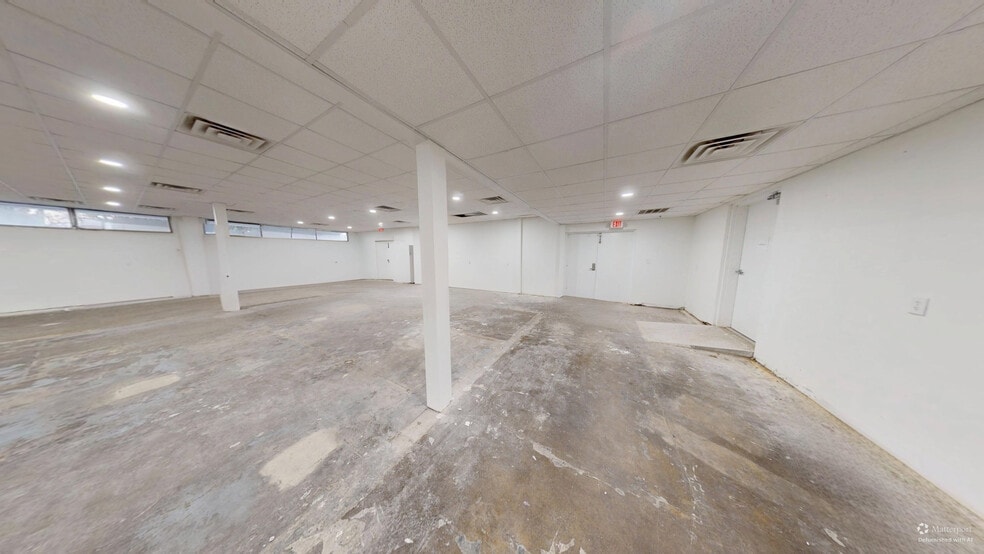 More Photos Of 400 W Cervantes St, Pensacola Flex For Lease