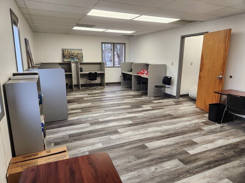 More Photos Of 5010 E Trindle Rd, Mechanicsburg Office Residential For Sale
