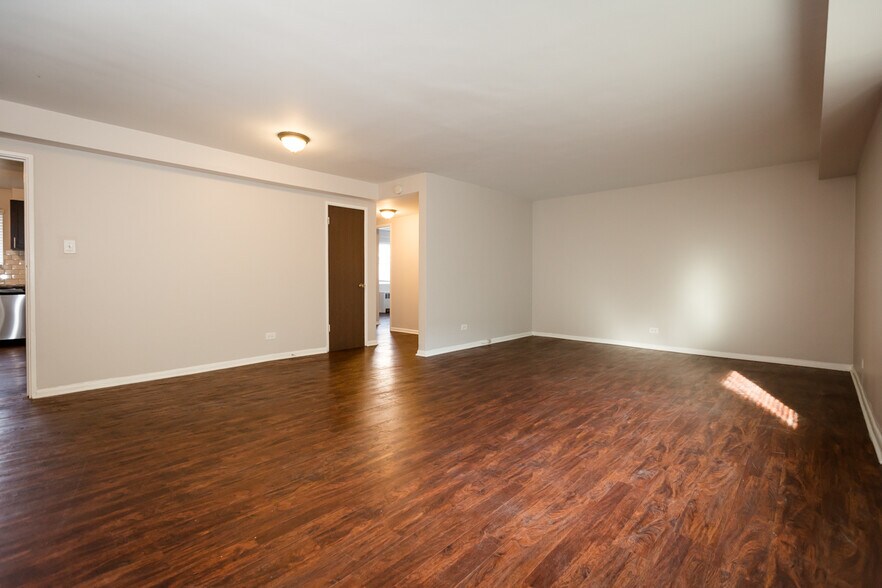 More Photos Of 7545 N Bell Ave, Chicago Apartments For Sale