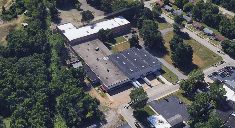 More Photos Of 126 Avenue C, Springfield Manufacturing For Sale
