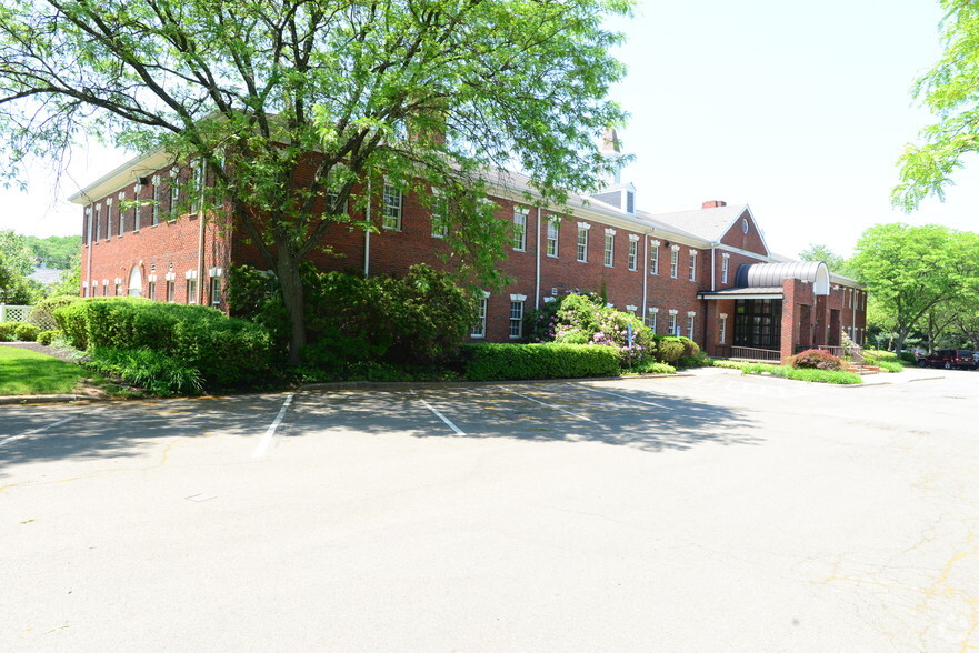 Primary Photo Of 134 Franklin Corner Rd, Lawrenceville Medical For Lease