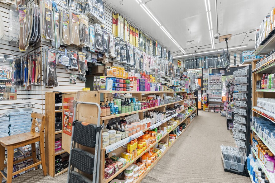 More Photos Of 204 Bay St, Staten Island Storefront Retail Residential For Sale