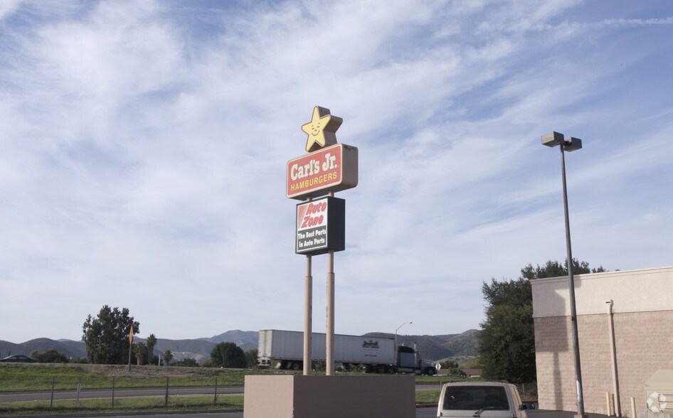 More Photos Of 540 Canal St, King City Unknown For Lease