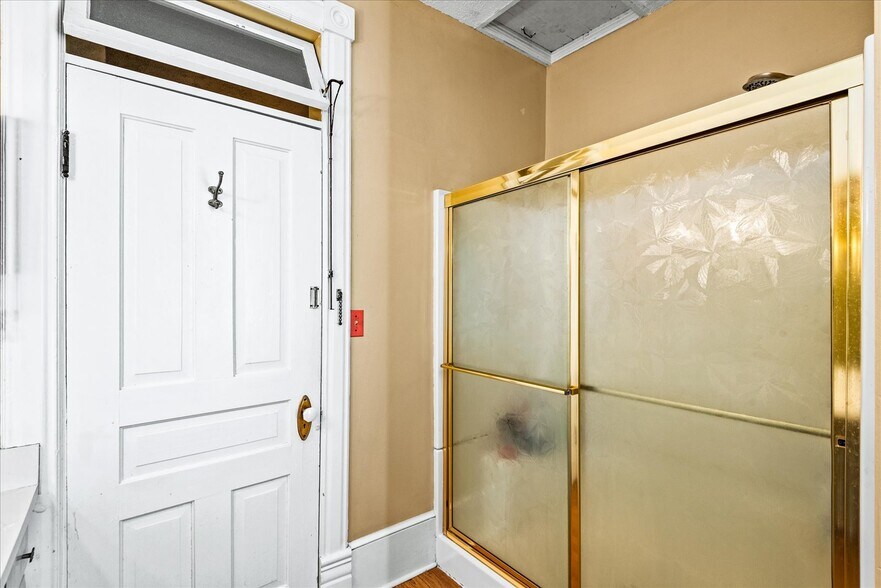 More Photos Of 115 E Broaddus Ave, Bowling Green Apartments For Sale