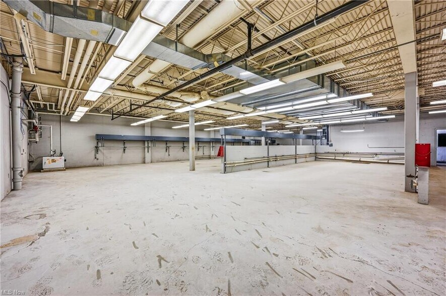 More Photos Of 1610 Hubbard Thomas Rd, Hubbard Office For Lease