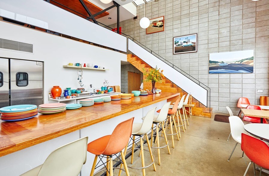 More Photos Of 1432-1434 Abbot Kinney Blvd, Venice Storefront Retail Office For Lease