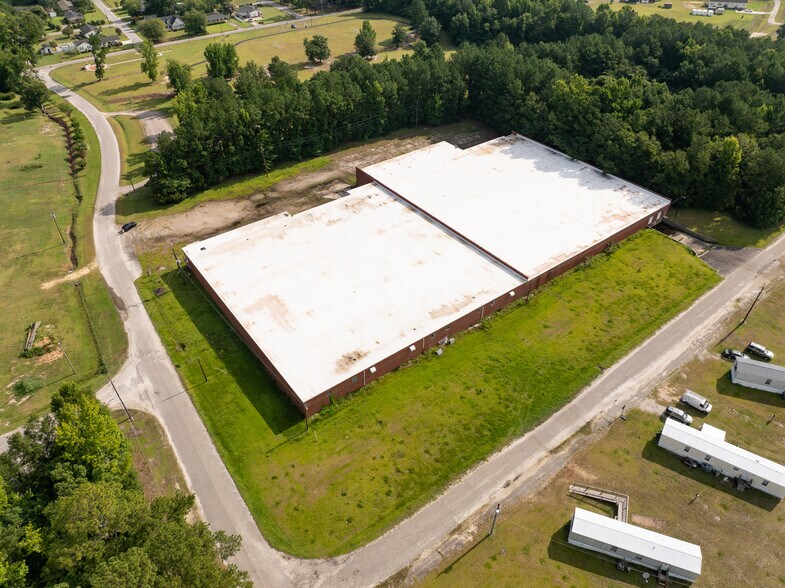 More Photos Of 611 Heritage Dr, Lake View Warehouse For Lease