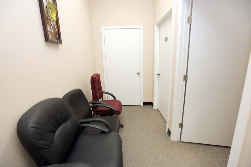 More Photos Of Thomas Rd @ SWC Thomas Rd. & 51st Ave., Phoenix Unknown For Lease