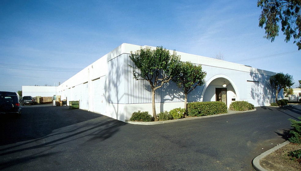 More Photos Of 3030-3090 Lawrence Expy, Santa Clara Warehouse For Lease
