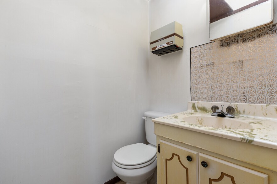 More Photos Of 111 Water St, Front Royal Loft Creative Space For Lease