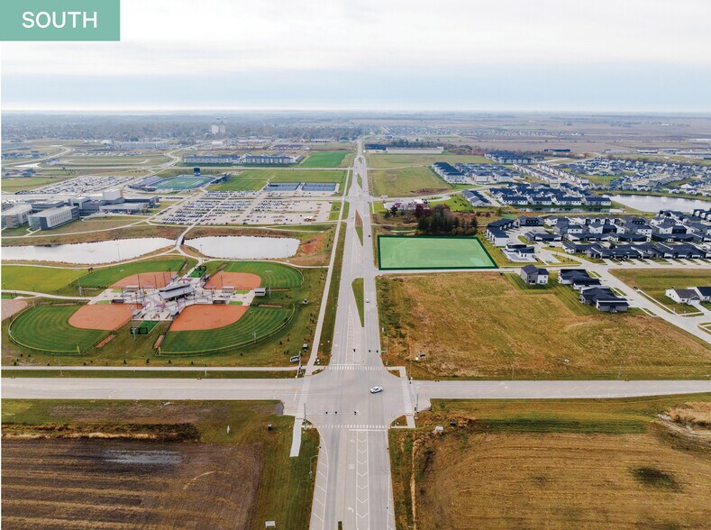 More Photos Of N 10th St & NW Yorktown dr, Waukee General Retail For Sale