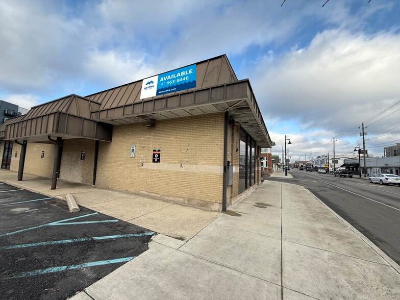 More Photos Of 706 Broad Ripple Ave, Indianapolis Bank For Lease