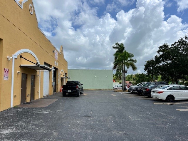 More Photos Of 238 NW 9 #2 ave, Homestead Light Manufacturing For Lease