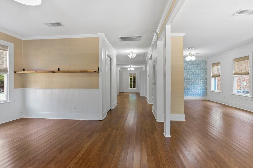 More Photos Of 729 S Acadian Thruway, Baton Rouge Office Residential For Sale