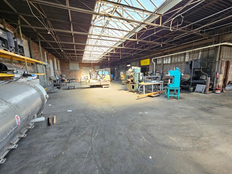 More Photos Of 4445 Kings Run Dr, Cincinnati Warehouse For Sale