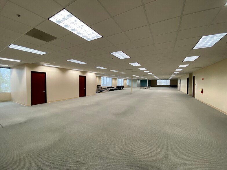 More Photos Of 18705 Madrone Pky, Morgan Hill Research And Development For Lease