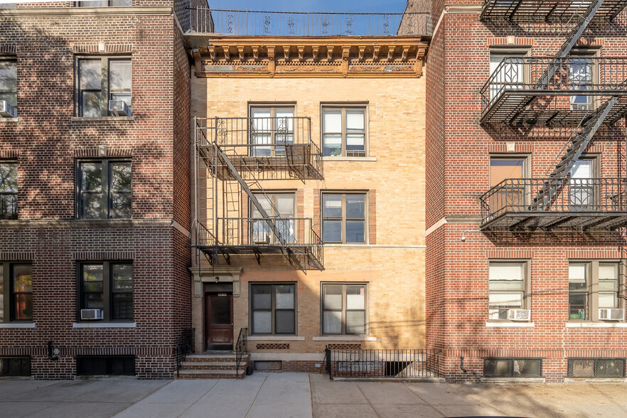 Primary Photo Of 3414 33rd St, Astoria Apartments For Sale