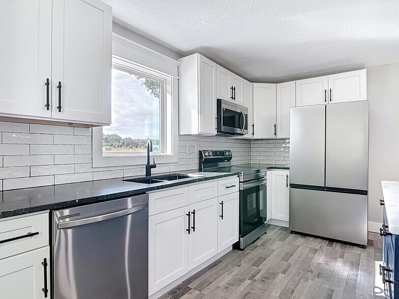 More Photos Of 379 N State Road 415, Osteen Office For Lease