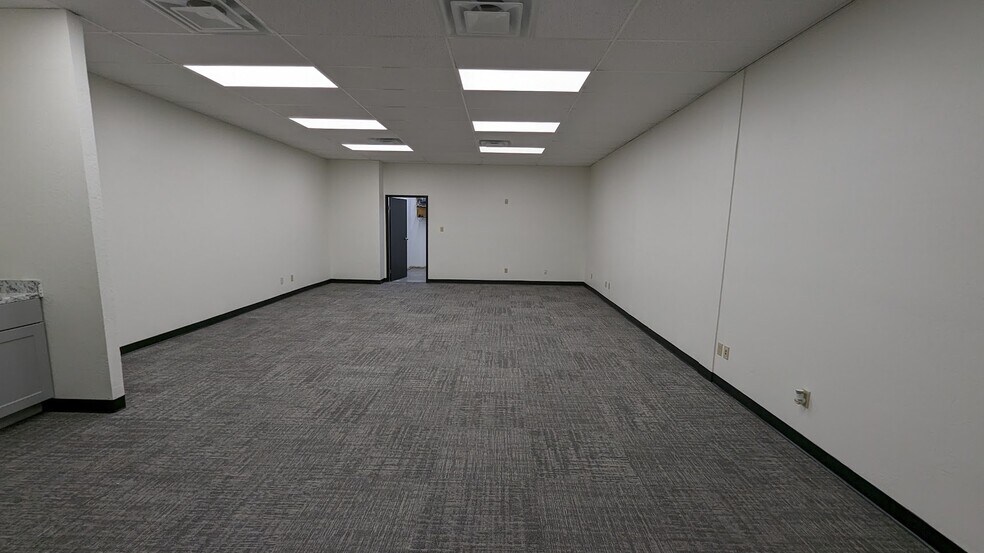 More Photos Of 637 S 48th St, Tempe Unknown For Lease