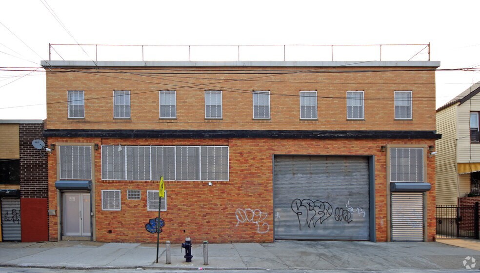 Primary Photo Of 3411 62nd St, Woodside Warehouse For Lease