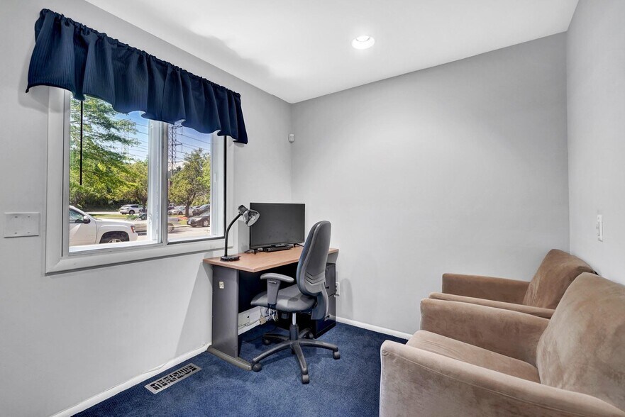 More Photos Of 3630 Hill Blvd, Jefferson Valley Medical For Lease