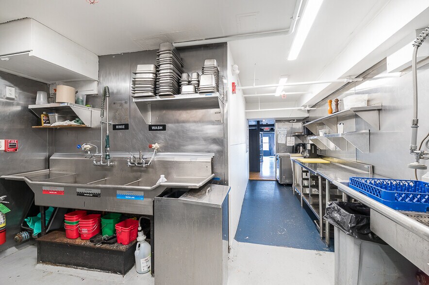 More Photos Of 73 Rocky Neck Ave, Gloucester Restaurant For Sale