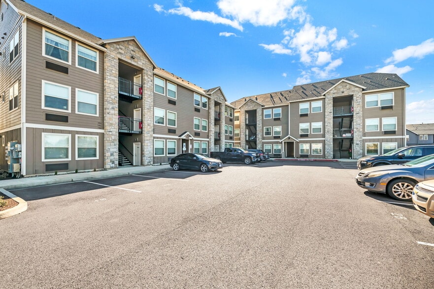 More Photos Of 421 NE 80th Ave, Hillsboro Apartments For Sale