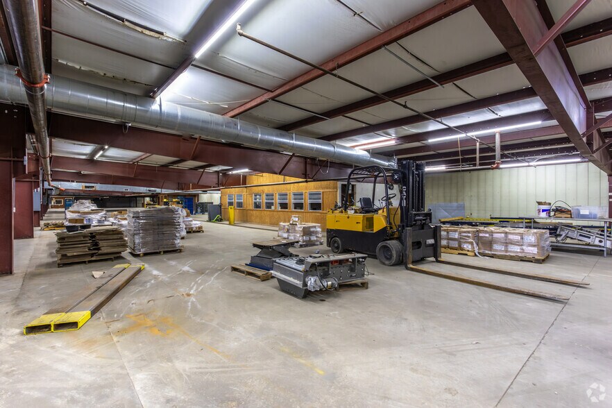 More Photos Of 25389 Blakely Rd, Arlington Warehouse For Sale