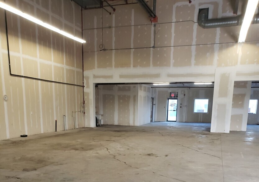 More Photos Of 8800 Venture Ave SE, Calgary Warehouse For Lease