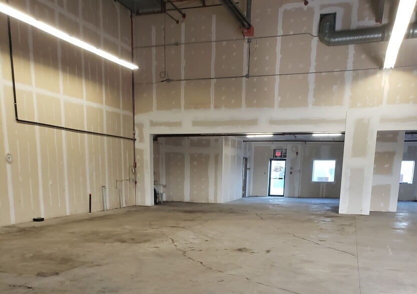 More Photos Of 8800 Venture Ave SE, Calgary Warehouse For Lease