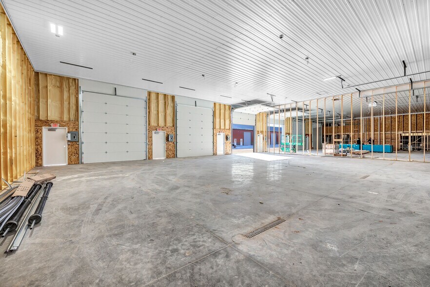 More Photos Of 5254 County Road R, Denmark Service For Lease