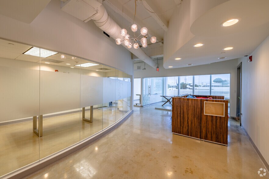 More Photos Of 1680 Meridian Ave, Miami Beach Office For Lease