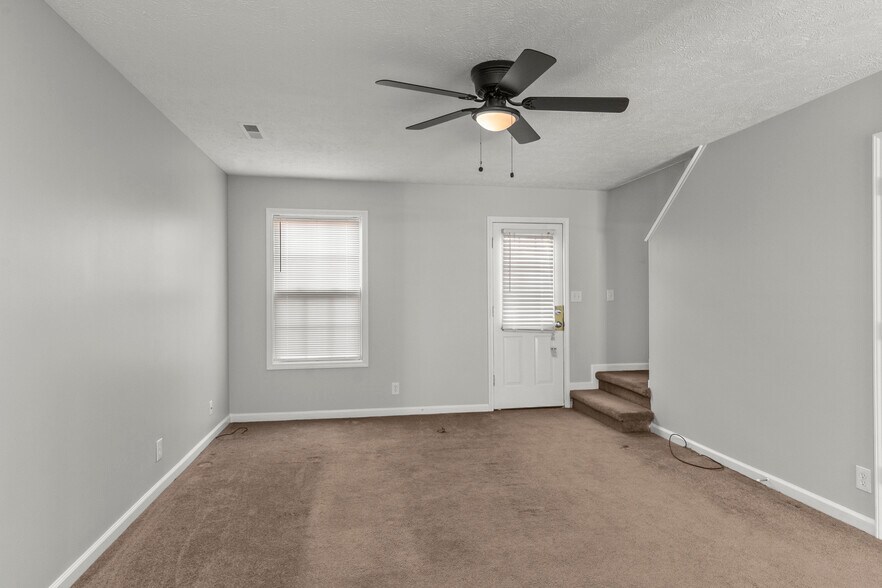 More Photos Of 162 Condor Ct, Clarksville Apartments For Sale
