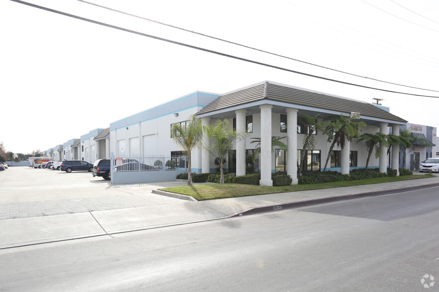 Primary Photo Of 9528 E Rush St, South El Monte Manufacturing For Lease