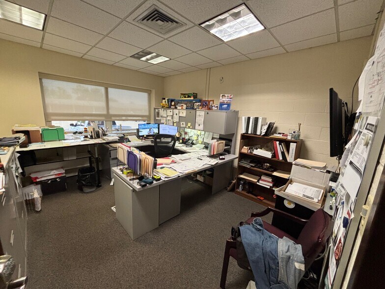 More Photos Of 1654 King St, Enfield Office For Lease