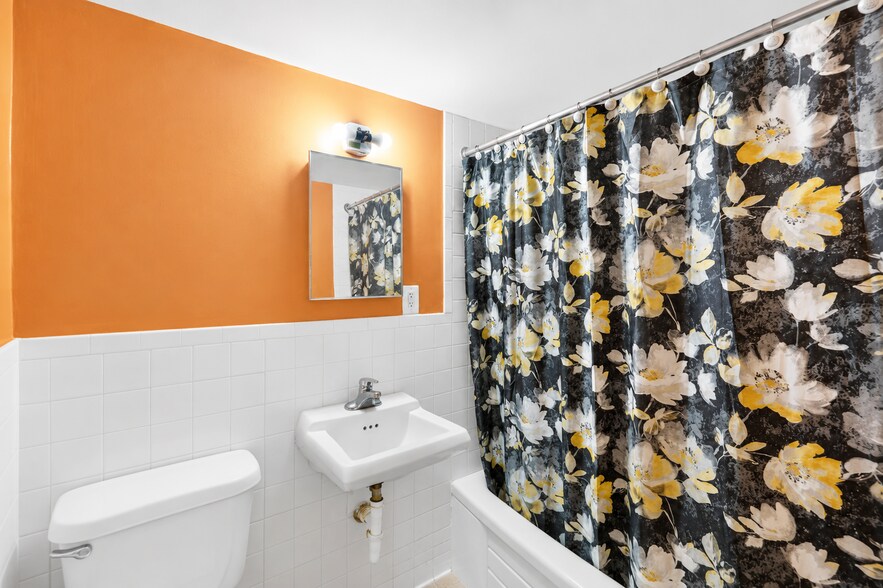 More Photos Of 1827-1829 Marion Barry Ave, Washington Apartments For Sale