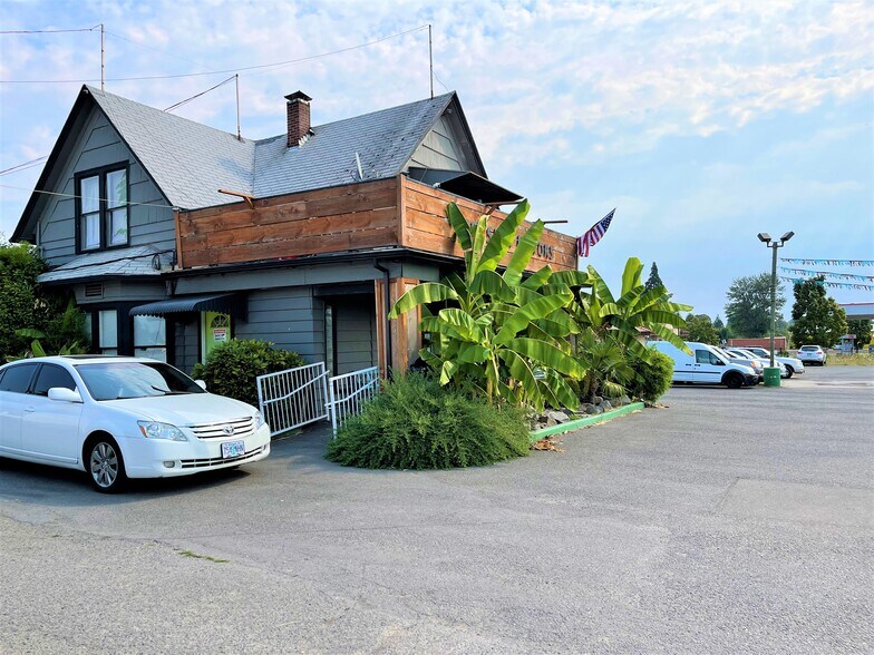 More Photos Of 2784-2800 Baseline St, Cornelius Auto Dealership For Sale