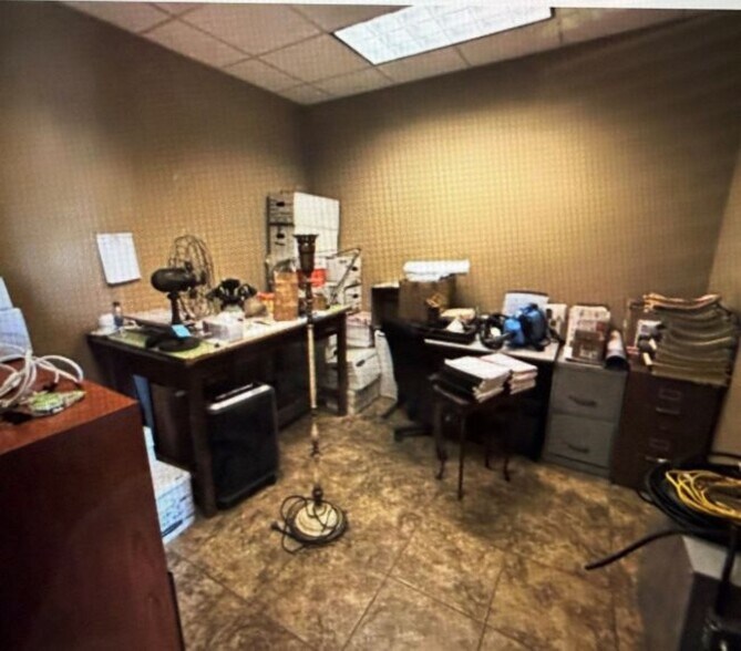 More Photos Of 1504 Nederland Ave, Nederland Storefront Retail Office For Sale