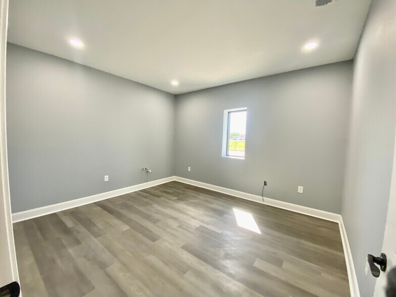 More Photos Of 2023 H O Mills hwy, Port Arthur Warehouse For Lease